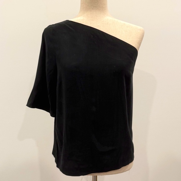 H&M "sueded silk" off-the-shoulder short sleeve black top - Picture 1 of 2